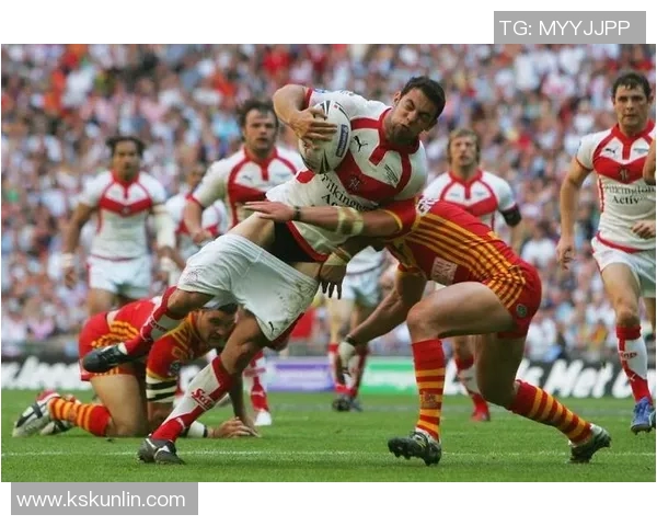 足球明星在赛场上的挑衅行为与职业素养的关系探讨与反思